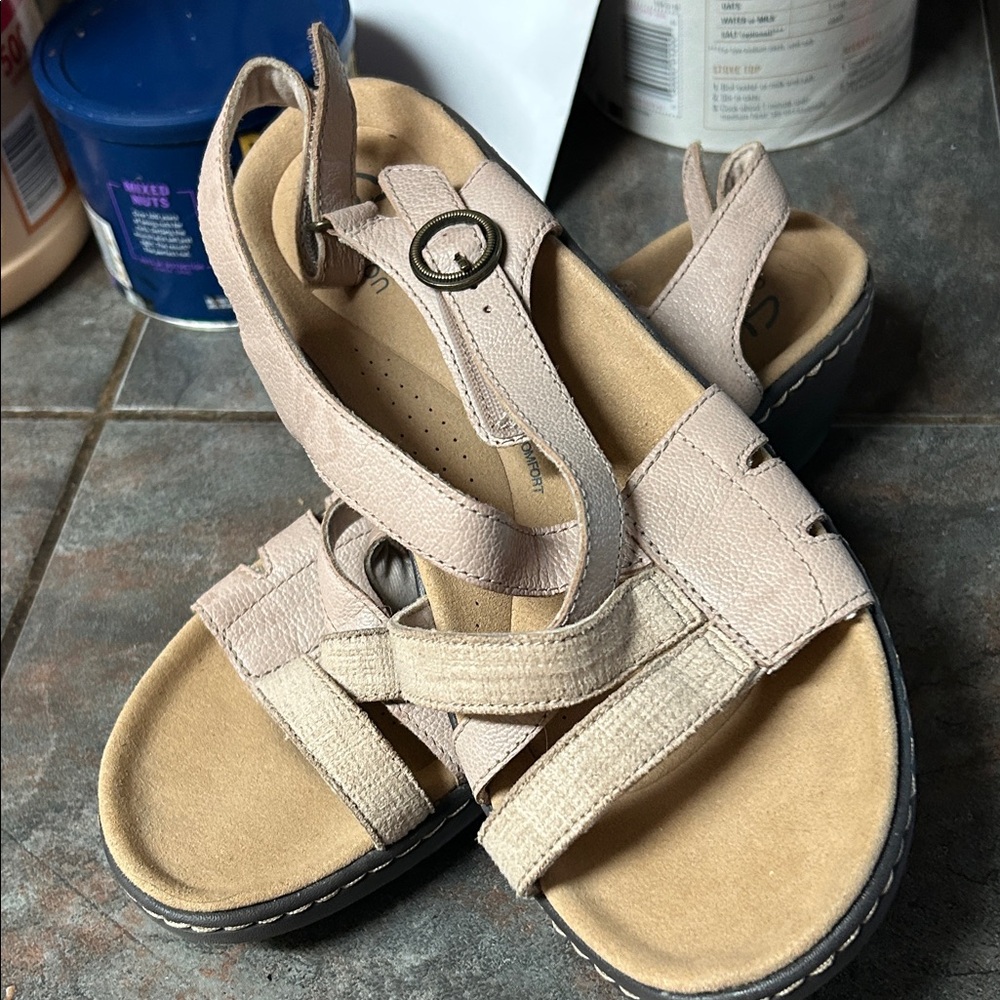 Women sandals